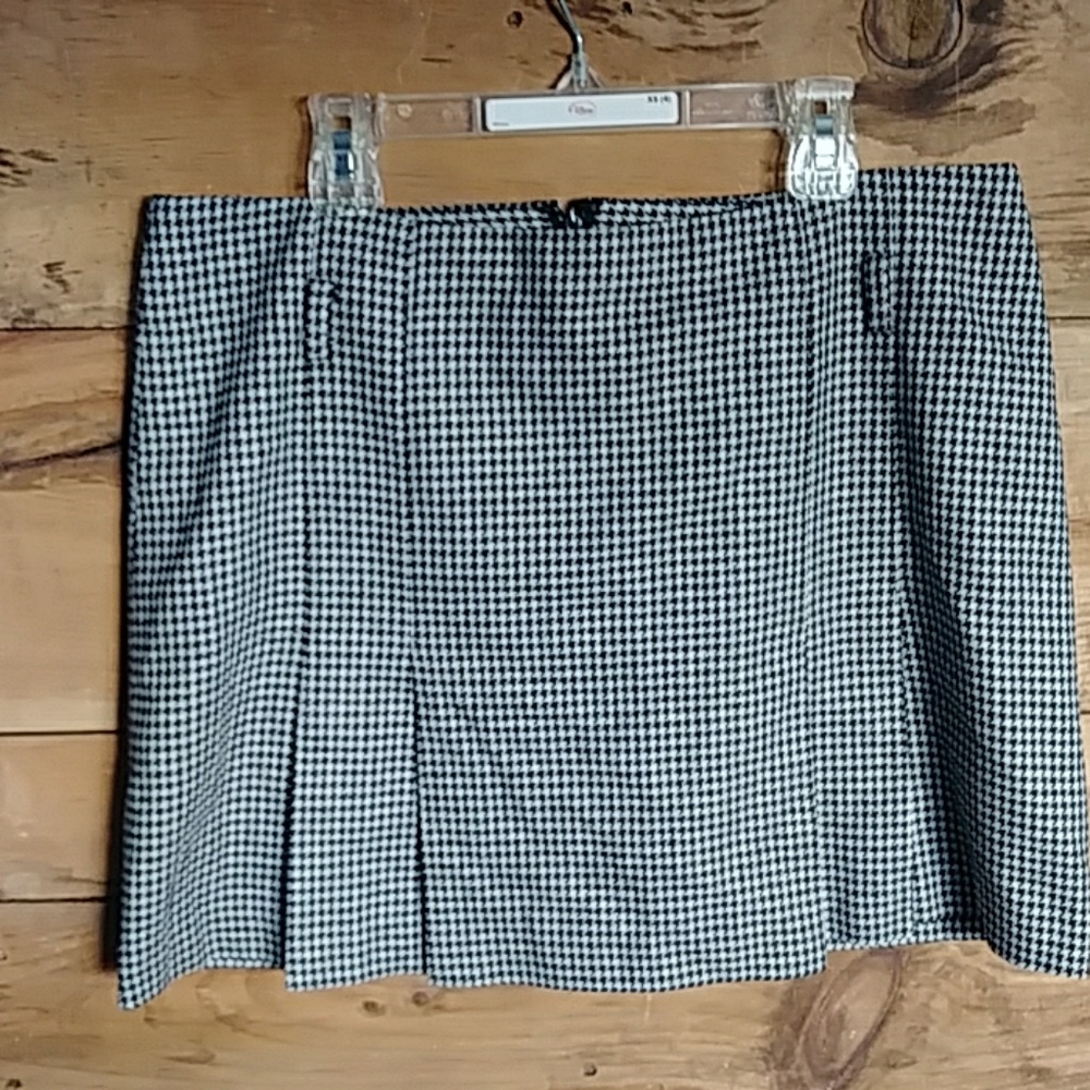Hounds tooth skirt size 8